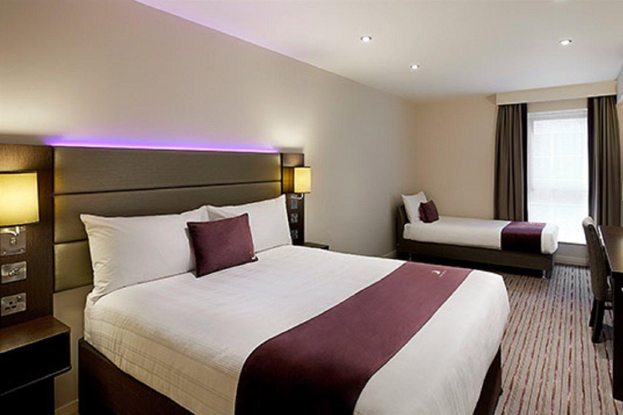 Premier Inn Liverpool 레인힐 외부 사진