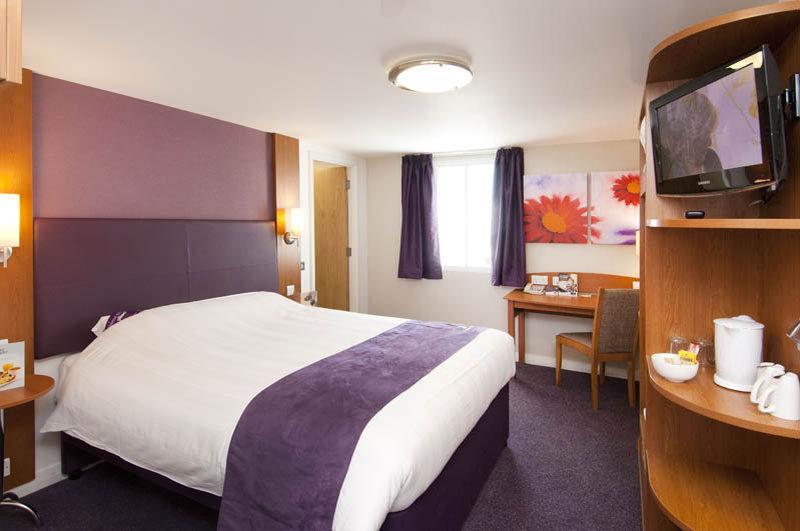 Premier Inn Liverpool 레인힐 외부 사진